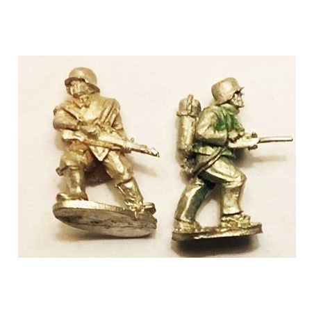 German Flamethrower Team B 28mm WWII WEST WIND